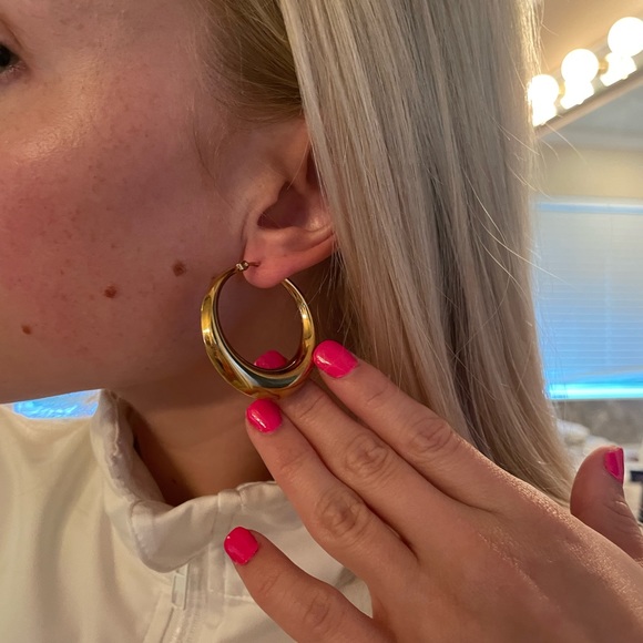 Ellie Vail Hypoallergenic Gold Hoops - Picture 5 of 6